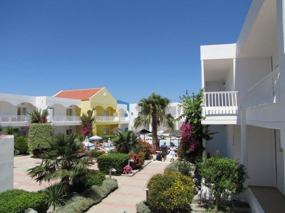 Valsami Aparthotel 4*