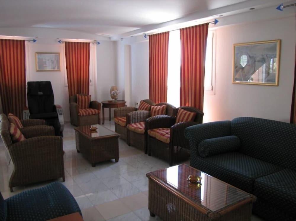 Valsami Aparthotel